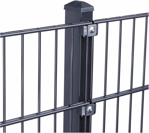 Kompletní sada plotu z pletiva, rozměry drátů 6/5/6 mm, barva antracitová (RAL 7016). Sada obsahuje sloupky a fixační prvky. Plot z pletiva, kovový plot – pro zahradu a pozemek, výška 83 cm, délka plotu 2,5 m