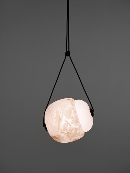 Brokis Designové LED závěsné svítidlo Capsula single PC937, 2700K Barva skla: Šedá kouřová - transparentní sklo, Barva vnitřního skla: Šedá kouřová - transparentní sklo, Baldachýn: Kov - černý matný komaxit