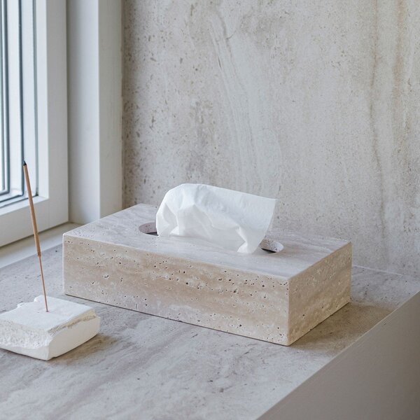 Kamenný box na kapesníky Travertine – Mette Ditmer Denmark
