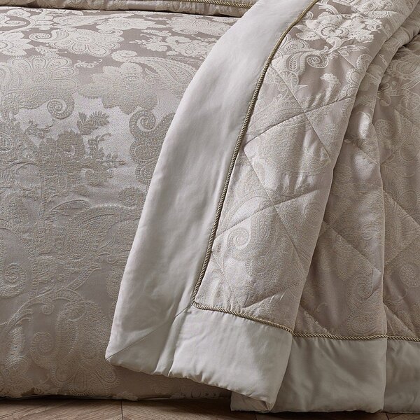 Béžový prošívaný přehoz z žakáru 240x260 cm Opulent Jacquard – Catherine Lansfield
