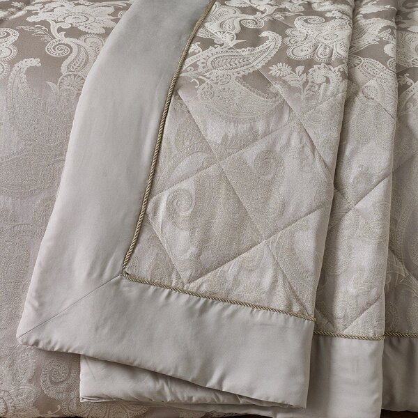 Béžový prošívaný přehoz z žakáru 240x260 cm Opulent Jacquard – Catherine Lansfield