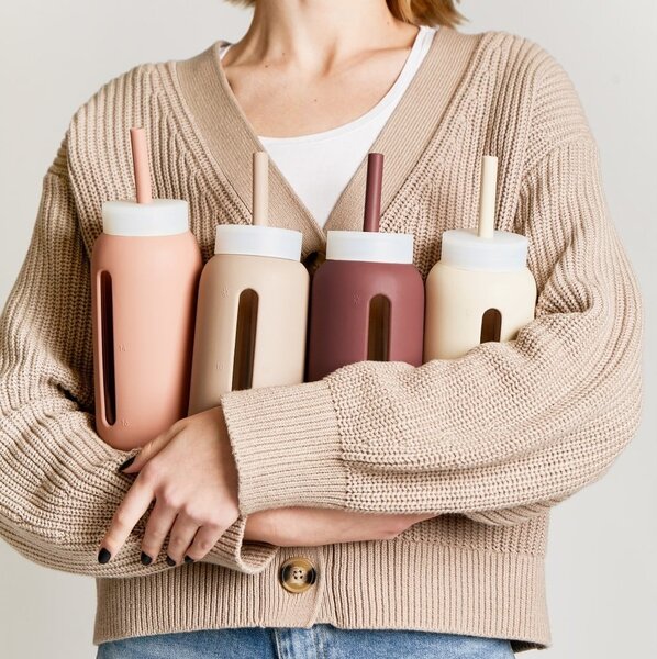 Silikonové brčko s čistícím kartáčkem/s víčkem Milk Coffee – Muuki