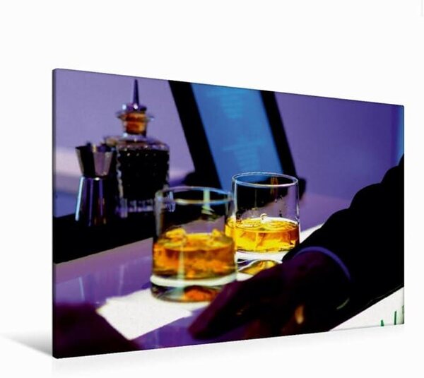 Chladivá atmosféra – Sklenice na whisky na barovém pultu