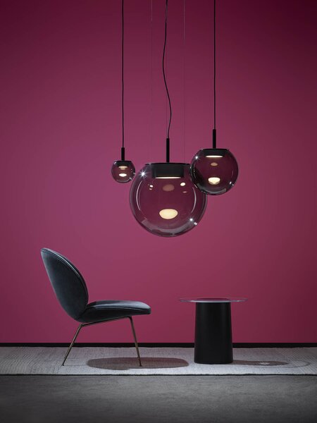 Designová závěsné svítidlo Brokis Orbis PC1290, ø 30cm Povrch Montury: kov - černý matný komaxit (CCS846), Barva skla: světle růžová - transparentní sklo (CGC46), Povrchová úprava baldachýnu: kov - černý matný komaxit (CCSC619)