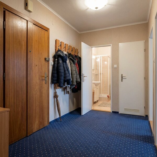 Condor Carpets, Metrážový koberec Udinese modrý - neúčtujeme odřezky z role, na míru, šíře 4m, modrá, filc, chodba / předsíň