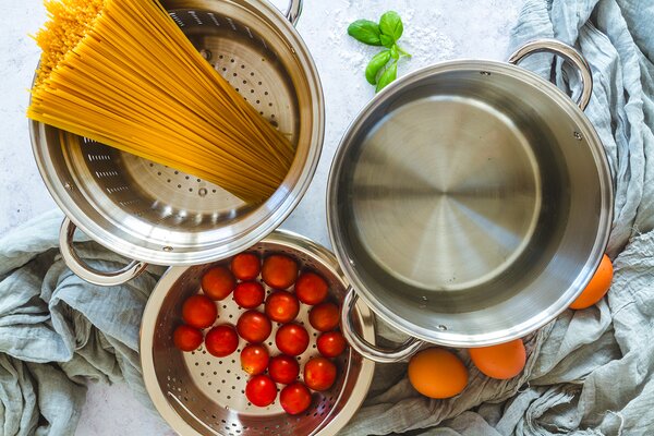 Hrnec na těstoviny s vložkou a napařovákem KitchenCraft World of Flavours KCPASTAPOT