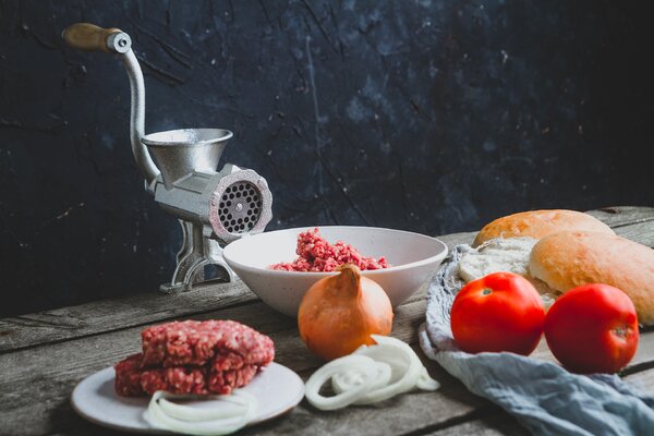 Litinový mlýnek na maso KitchenCraft Home Made No.5 KCMINCER5