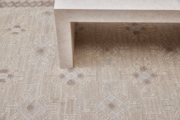 Diamond Carpets India, Ručně vázaný kusový koberec Anantara DESP P71 White Mix, 120x170, béžová, ložnice