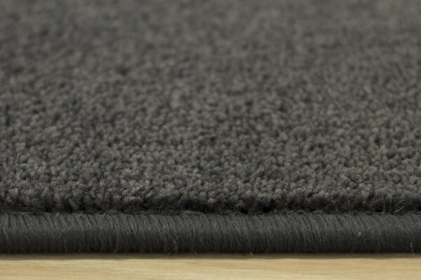 Metrážový koberec Wembley 276 grafitový