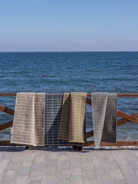 Nanimarquina Běhoun Tiles 2, tmavě šedý, 100% recyklované PET Rozměr: 80x240 cm