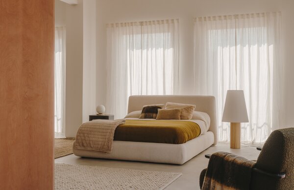 Kave Home Dřevěná stojací lampa Marga 110 cm