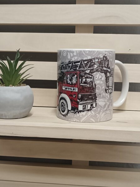 Hrnek 13 hasiči