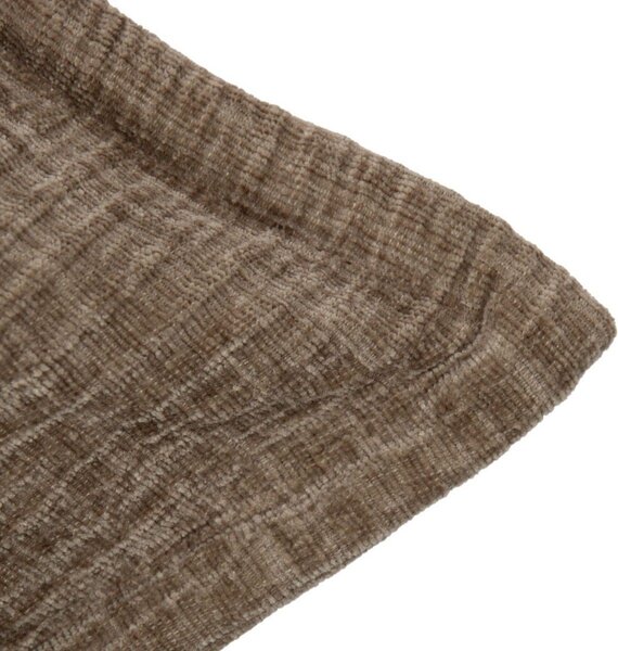 Polštář z mačkaného sametu Crinkled velvet taupe – 45*45*6 cm - Mars & More