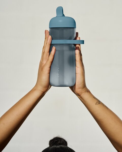 Sportovní láhev Flip, 600ml, Mepal, modrá