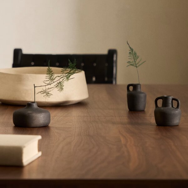 Set tří černých váz Kave Home Sofra 6/8/8 cm