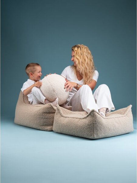 Světle hnědý dětský sedací vak z textilie bouclé Chair – Wigiwama