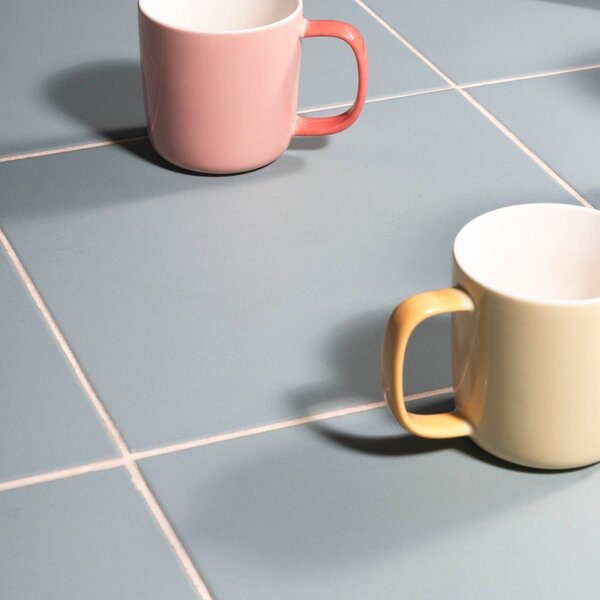 Světle žlutý hrnek z kostního porcelánu 370 ml Mae – ONA
