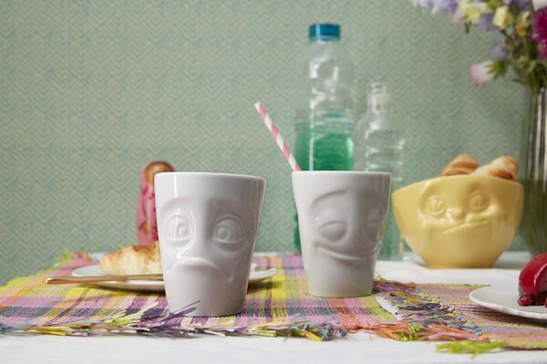 Sada hrnku bez ucha "Veselý & Zmatený" v bílé barvě, 350 ml