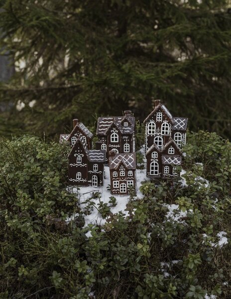Keramický svícen Domek - Perníková chaloupka hnědý lesklý 14 cm