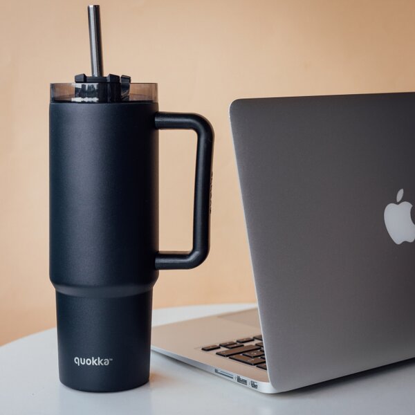Termohrnek Vibe s brčkem, 880ml, Quokka, černý