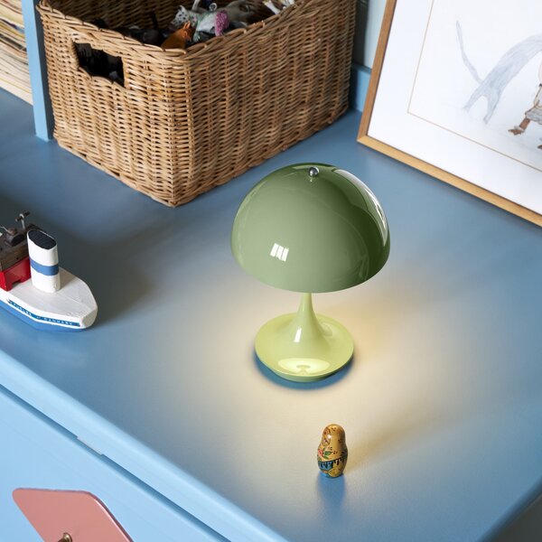LOUIS POULSEN Přenosná lampa Panthella 160, Opaque moss green