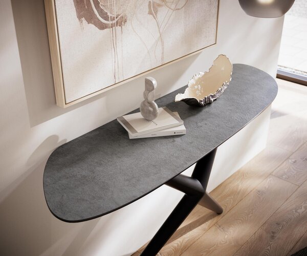 DELIFE Konzolový stůl Edge organický 140×40 cm keramika beton šedá Estelo kov černá