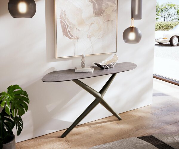 DELIFE Konzolový stůl Edge organický 140×40 cm keramika beton šedá Estelo kov titanová barva