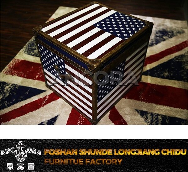 Hosana Home Stolek / kufr / truhla U.S. Flag