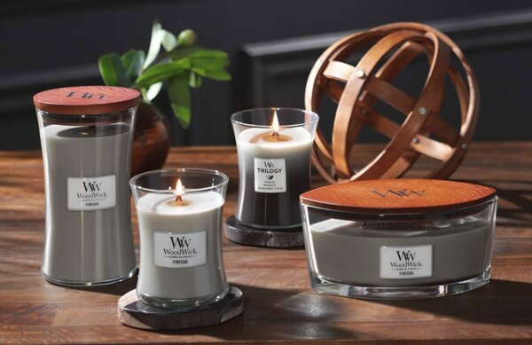Vonná svíčka WoodWick loď, Fireside