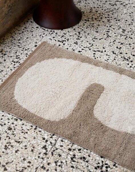 Ferm Living Koupelnová předložka Lay, dark taupe / off-white