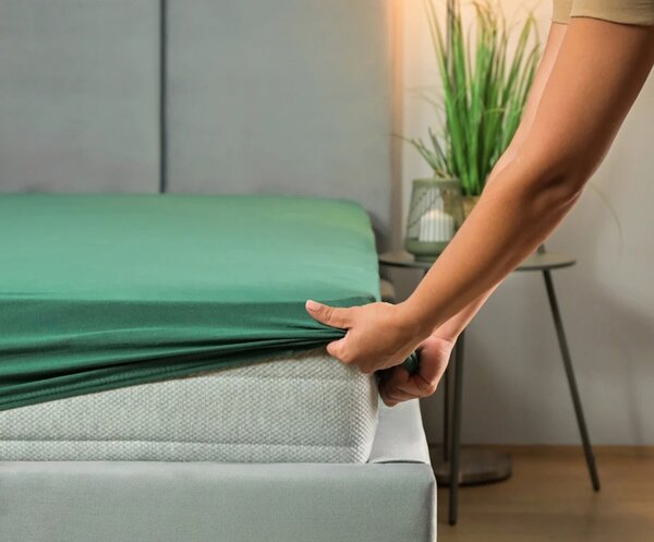 Prostěradlo JERSEY s gumou 80x200 cm ZELENÁ 100% bavlna