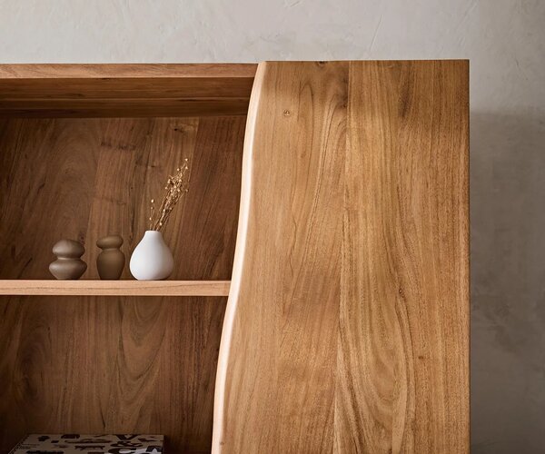 DELIFE Regál Live-Edge 140x195 cm akácie přírodní 2 dvířka