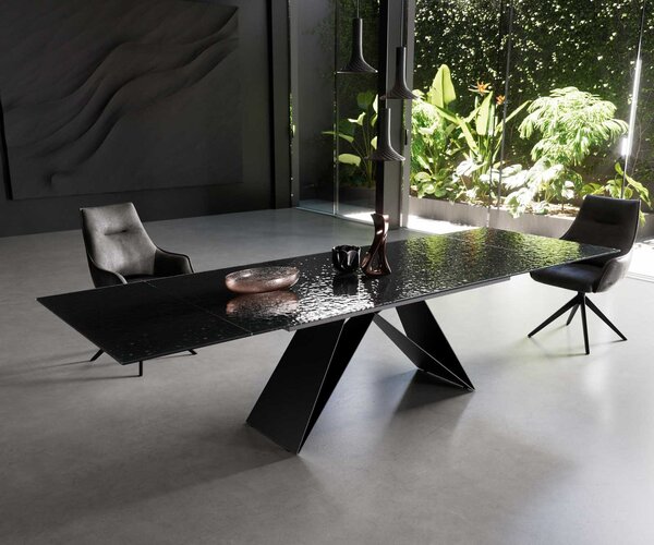 DELIFE Jídelní stůl Edge 200-300x100 sklo s reliéfem kouřově černé 3D design podnož ve tvaru V plochá ocel černá rozkládací