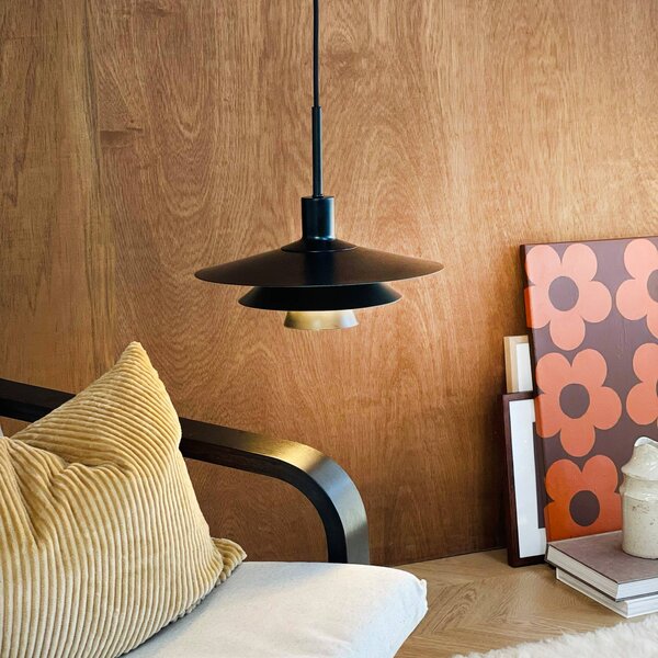 Dyberg Larsen Závěsné světlo Kay, Ø 30 cm, černé, kov, stmívatelný, Černá, Obývací pokoj / jídelna, kov, Design