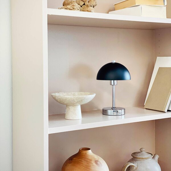 Dyberg Larsen LED stolní lampa Malmö, výška 23 cm, kov, stmívatelný, Chrom / stříbro, Obývací pokoj / jídelna, kov, Design