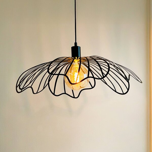 Dyberg Larsen Závěsné světlo BLUMEN, matná černá, Ø 60 cm, stmívatelný, Černá, Obývací pokoj / jídelna, kov, Design