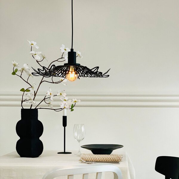 Dyberg Larsen Závěsné světlo Flora, matná černá, Ø 40 cm, kov, stmívatelný, Černá, Obývací pokoj / jídelna, kov, Design