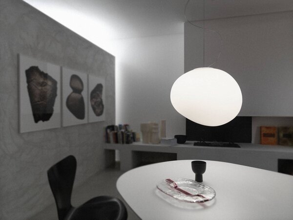 Foscarini Závěsné světlo Gregg Medium, bílé, výška 26 cm, stmívatelný, Obývací pokoj / jídelna