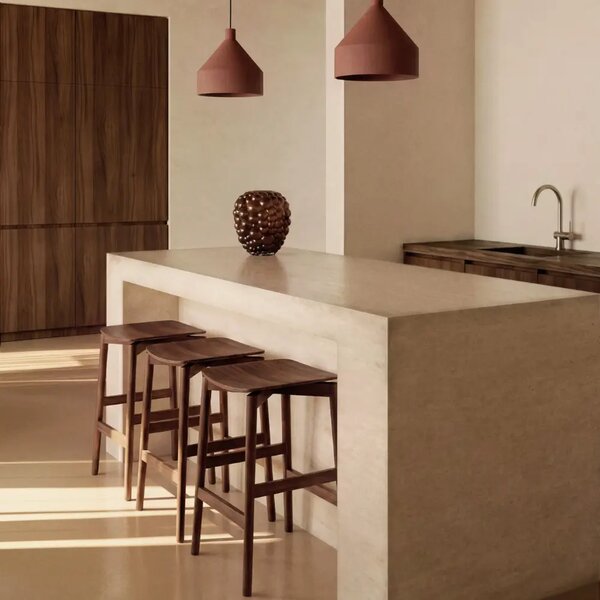 Kave Home Hnědá dřevěná barová židle Evera 66 cm