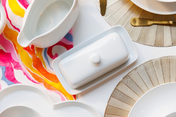 Mikasa Dóza na máslo Mikasa, bílý porcelán 21 cm MKCHBUTTER