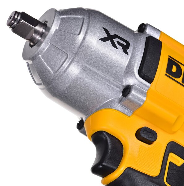 RÁZOVÝ UTAHOVÁK DEWALT DCF900N
