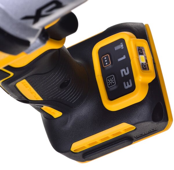 RÁZOVÝ UTAHOVÁK DEWALT DCF900N