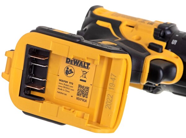 SADA NÁŘADÍ POWER TOOL COMBO DEWALT DCK2062M2T (DCD709+DCF809) 18V 2X4,0AH