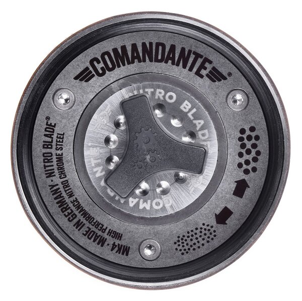 Mlýnek na kávu Comandante C40 MK4 Nitro Virginia Walnut