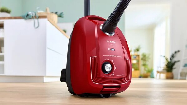 Bosch Serie 4 BGB38RD2 vysavač 4 l Cylindrový Suchý 600 W Prachový sáček