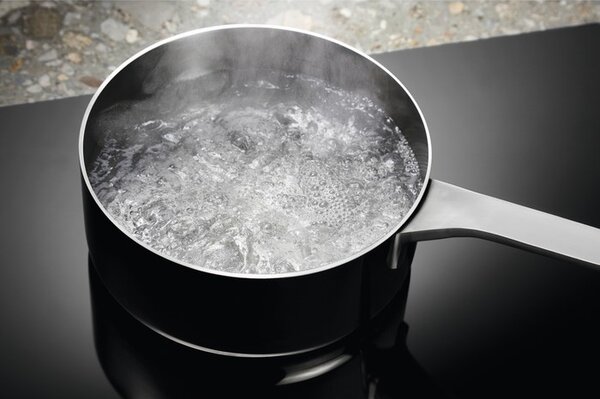 Electrolux LIV63431BK Černá Vestavěné 60 cm Indukční varná deska se zónami 4 zóna/zón