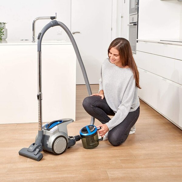 Šňůrový vysavač Black+Decker BXVML700E