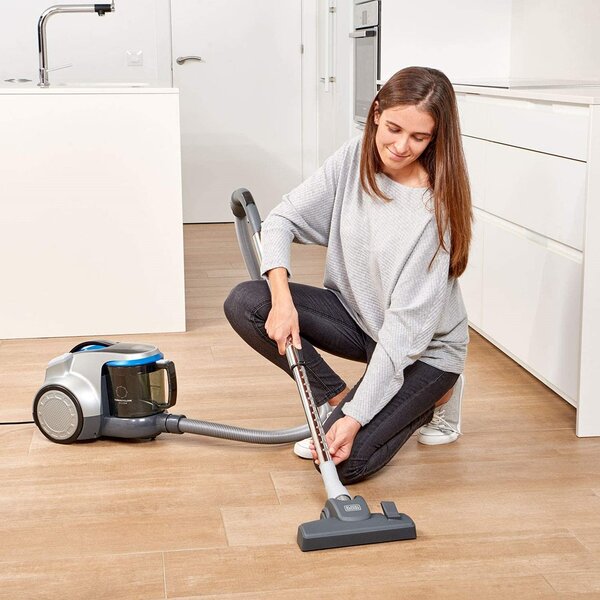 Šňůrový vysavač Black+Decker BXVML700E
