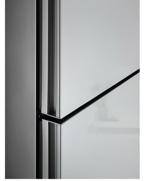 Chladnička s mrazničkou ELECTROLUX LNT7ME36G2