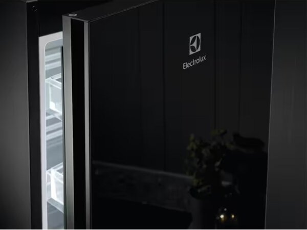 Chladnička s mrazničkou ELECTROLUX LNT7ME36K2